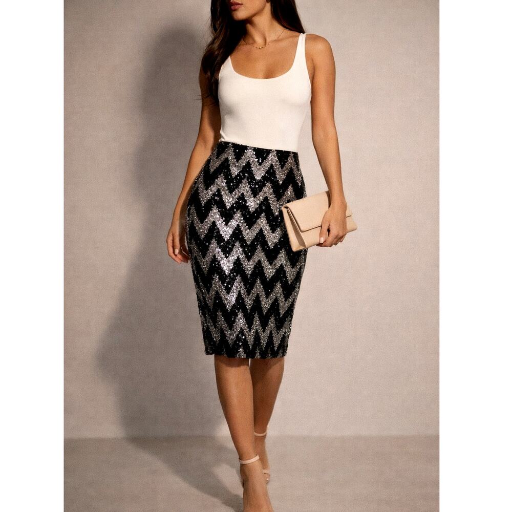 Parisian Collection Skirt SZ L Lined Stretch Sequin Metallic Silver‎ Black Party